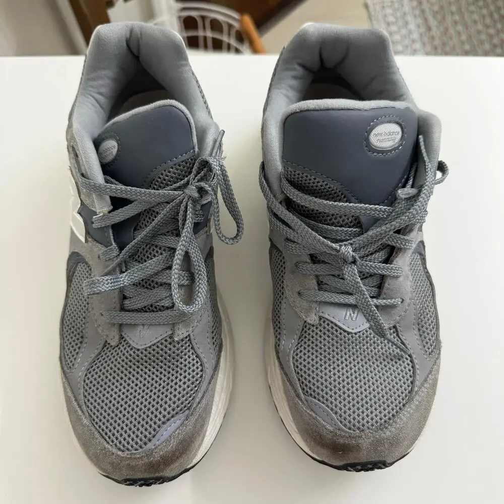 New Balance 2002R Sneakers Gray Boy's Sz 7 Casual Everyday Athleisure